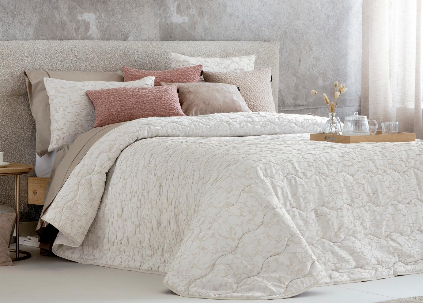 Bedspread SAIMA / Beige / 250 x 270 cm